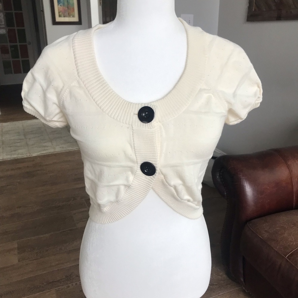 Kenneth Cole Ivory Shrug